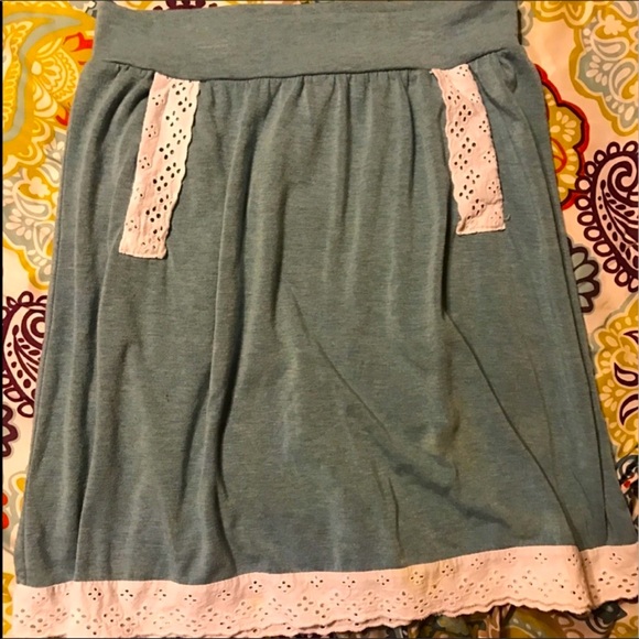 Delia’s Pocketed Circle Skirt. - Picture 1 of 3